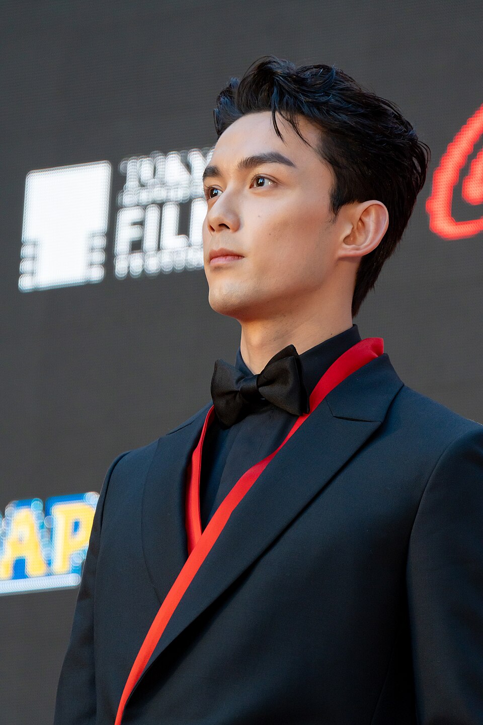 吴磊